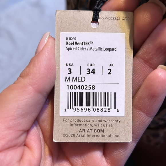 Ariat cowgirl boots - Picture 2 of 4